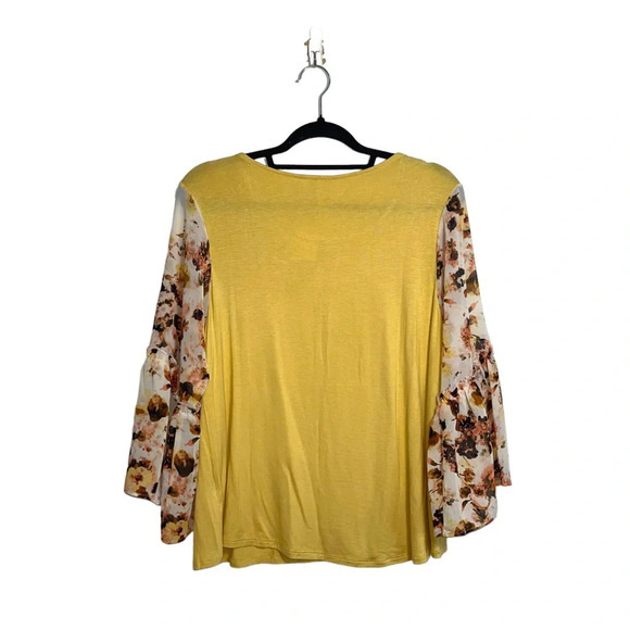 Cato NWT Yellow & Cream Contrast Floral Print Bell Sleeve Top Medium Women’s - Picture 6 of 11